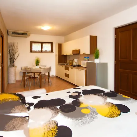 Delle Rose Aparthotel 3*