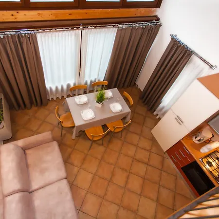 Delle Rose Apartahotel 4*
