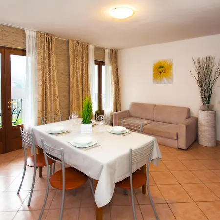 Delle Rose Aparthotel 4*